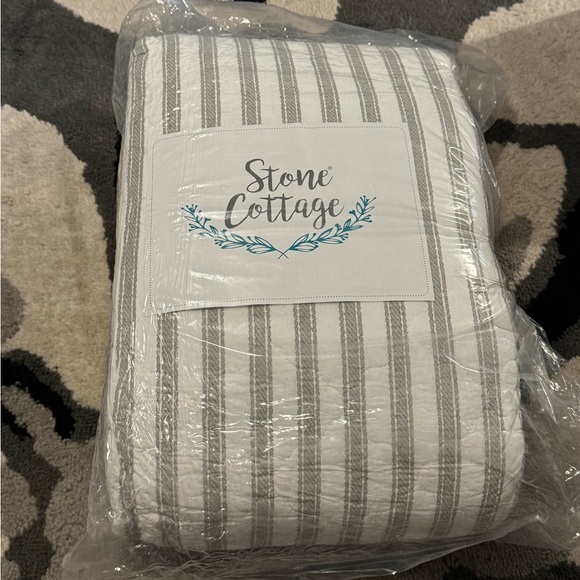 100% Cotton Stone Cottage King Quilt (Gray/White Stripe) - Picture 2 of 8